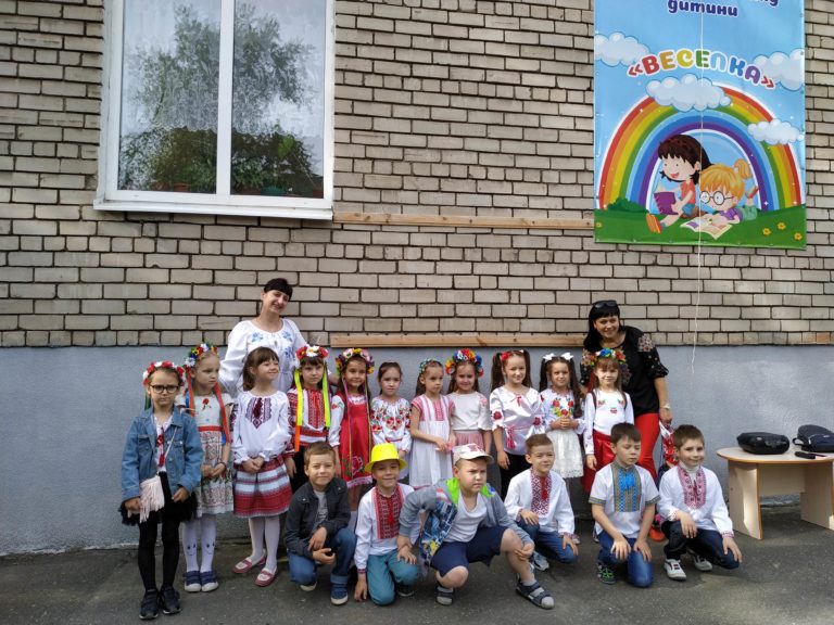 Порошенко і Гройсман привітали українців із Днем вишиванки - Цензор.НЕТ 573