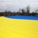 У День єднання запоріжці розгорнули 50-метровий прапор. ФОТО