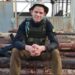 Під час обстрілу містечка на Запоріжжі боєць ЗСУ закрив дитину собою