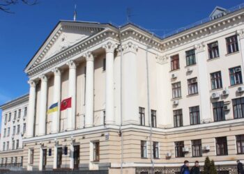 Оренда автівки для чиновника управління Запорізької міськради «затягнула» на чверть мільйона гривень