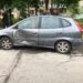 У Запоріжжі водій врізався у чуже авто, після чого втік з місця ДТП — фото