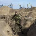На березі Азовського моря російські війська розпочали рити окопи