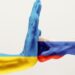 Більшість українців не готова поступатися територією, але водночас хоче переговорів з РФ – опитування