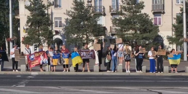 запоріжці вийшли на підтримку полонених