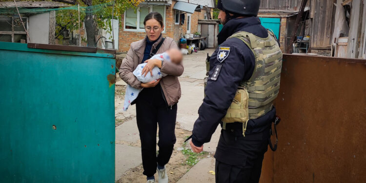 До Запоріжжя евакуювали жінку з дитиною