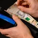 З 1 грудня зарплати запоріжців зменшаться: підписаний закон