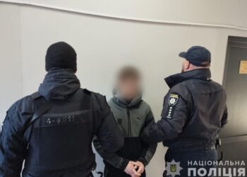 На Закарпатті мешканець Запоріжжя намагався вбити матір ножем