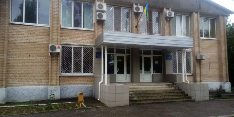 Суд