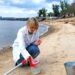 На пляжах Запоріжжя перевіряють стан води у Дніпрі