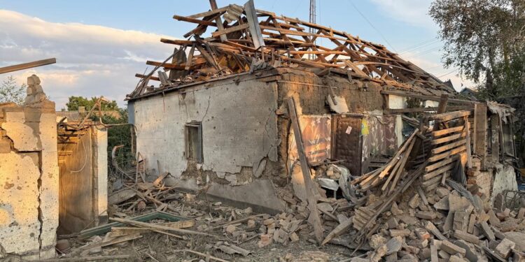 Понад 600 влучань: у поліції показали наслідки обстрілів Запорізької області. ФОТО