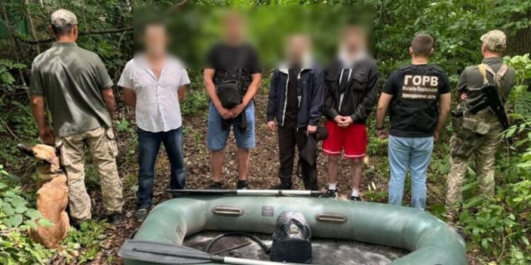 Чоловіків затримали