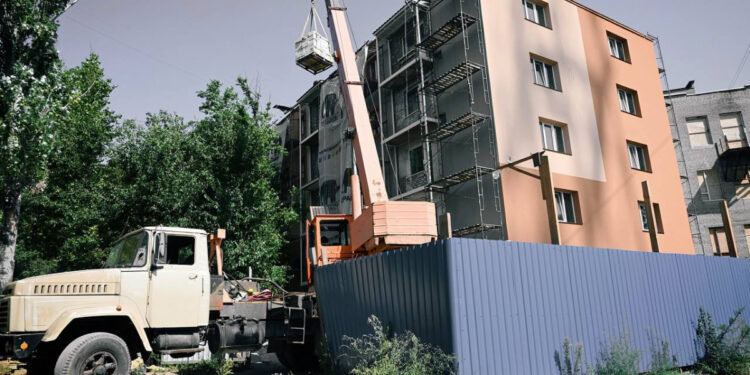 У Запоріжжі триває відновлення будинку