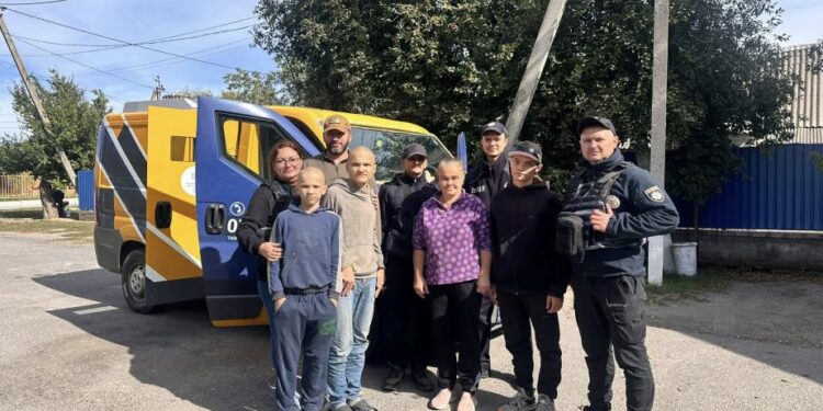 Родину з дітьми евакуювали на Запоріжжі