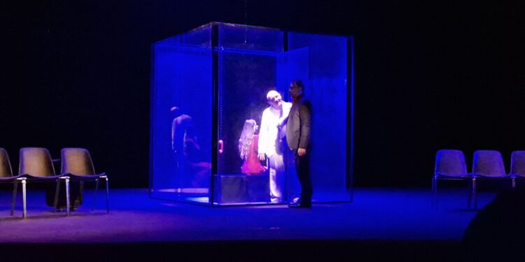 Вмстава у театрі