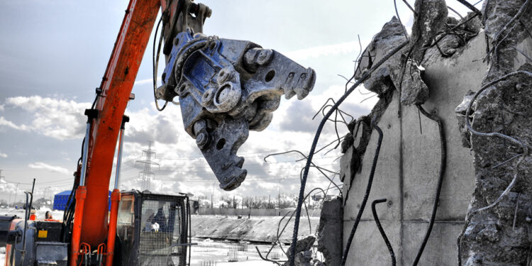 Демонтаж будинку - ілюстративне фото