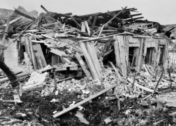 Зруйноване житло