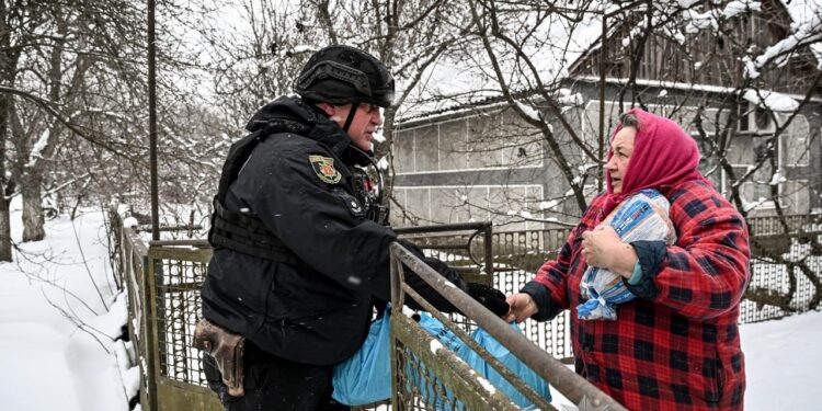 Поліцейські доставили гуманітарну допомогу