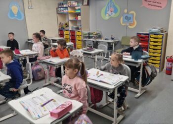 Навчання у підземній школі