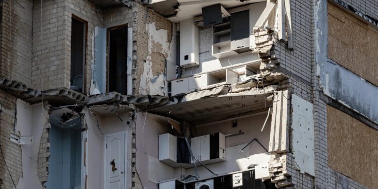 Зруйноване житло