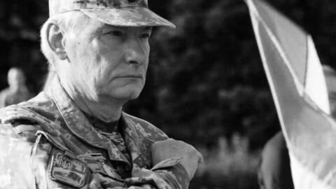 «Молоді мають жити, а я повинен захищати»: слова полеглого воїна Віктора Наумова, який повернувся на службу в 61 рік