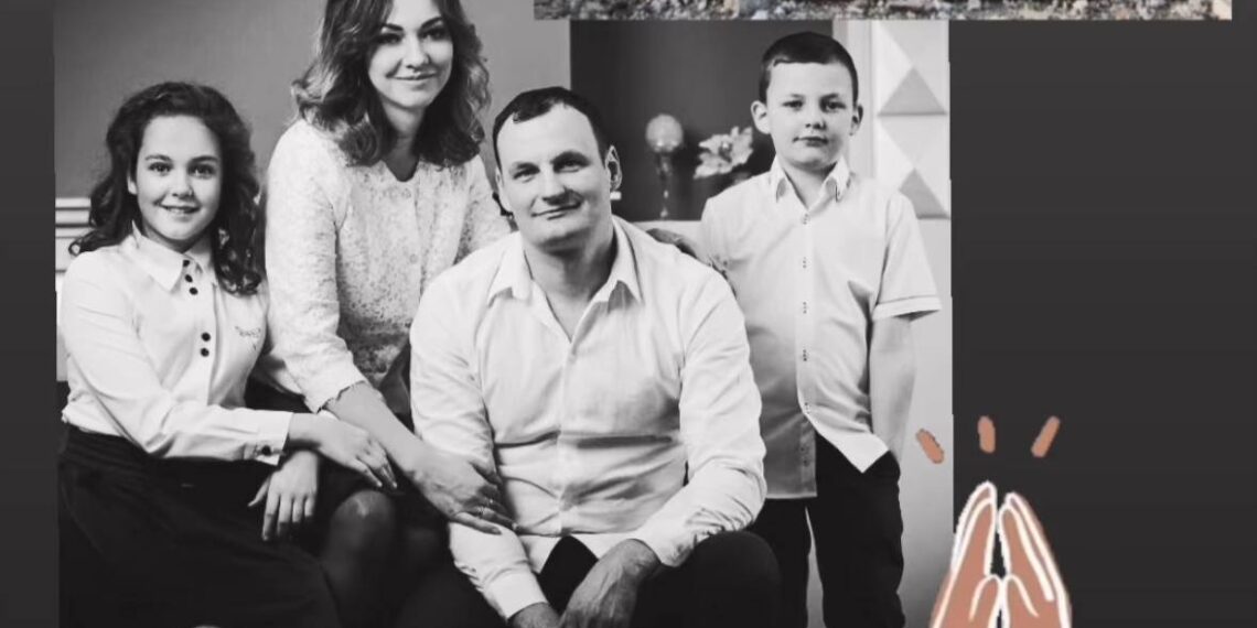 Руслан з родиною