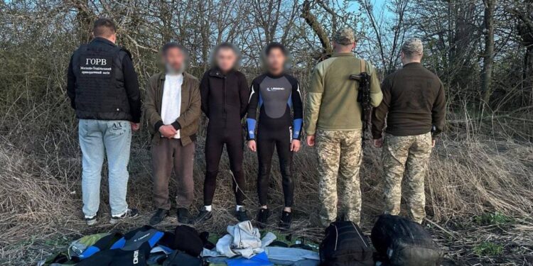 Чоловіків затримали