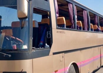 Росіяни атакували автобус з дітьми