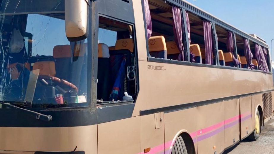 Росіяни атакували автобус з дітьми