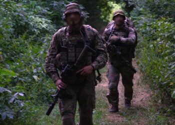 Військові
