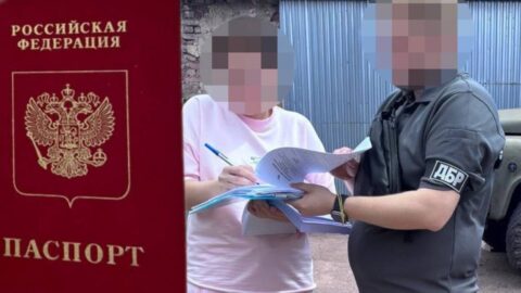 Отримувала «бойові», ведучи блог: на Запоріжжі підполковник влаштував на службу свою кохану-громадянку рф