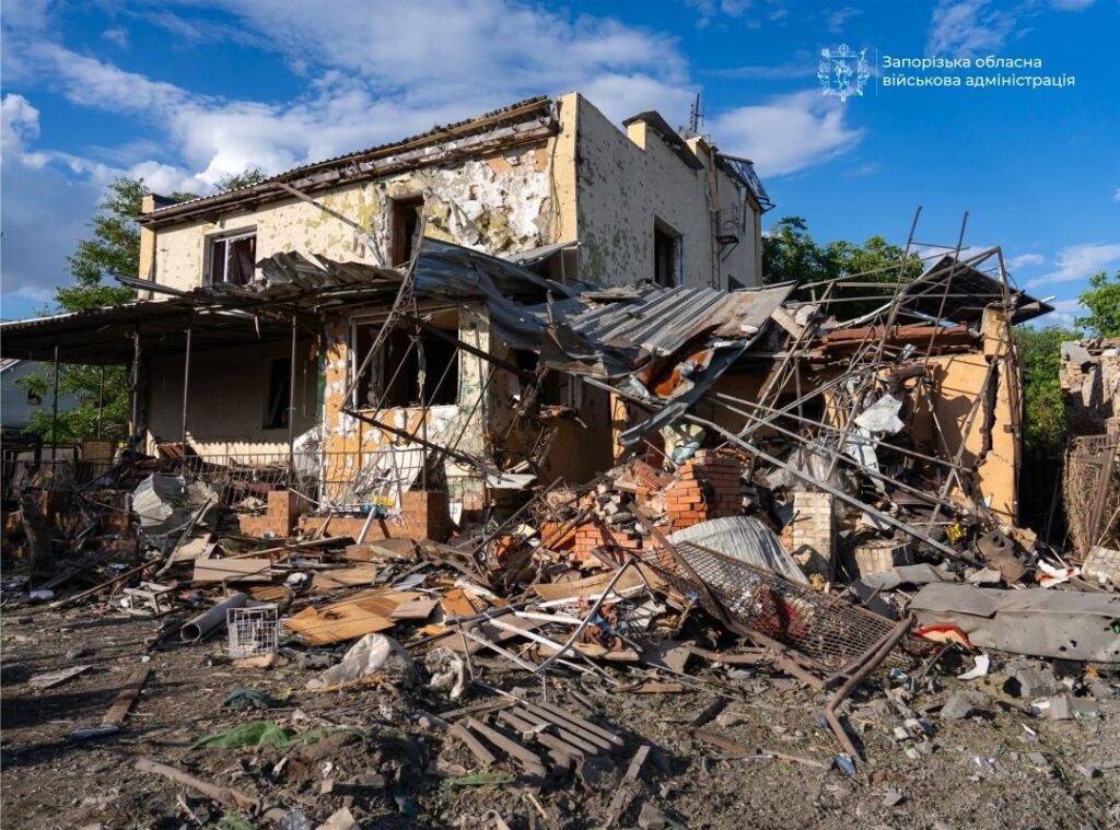 Атака на Запоріжжя та район: відомо про руйнування та жертви