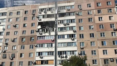 Росіяни владрили по будинку у Запоріжжі: влучання у квартиру