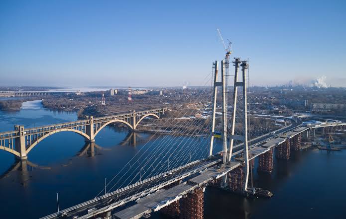 Рух мостом Преображенського у Запоріжжі відновлено
